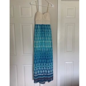 Trixxi Maxi Dress. Size M. Cream top with blue design bottom. Open back.